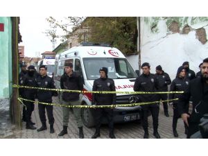 Konya’da İki Katlı Kerpiç Ev Göçtü