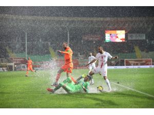 Süper Lig: Alanyaspor: 0 - Antalyaspor: 0 (İlk Yarı)