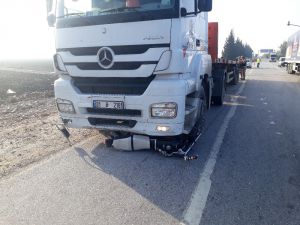 Tırın Altında Kalan Motosiklet Sürücüsü Hayatını Kaybetti