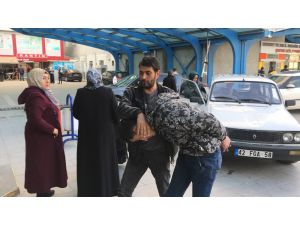 Polis Aracına Çarpıp Kaçan Hırsızlık Şüphelisi Evine Gidince Yakalandı