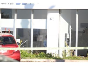 Banka eylemcisi ailesini duyunca ikna oldu