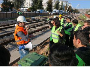 Mühendis adayı öğrenciler 3. Etap Raylı Sistem şantiyesini inceledi