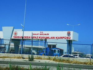 Tarsus Cezaevinde Yangın: 19 Kişi Dumandan Etkilendi