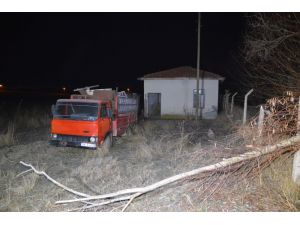 30 Tonluk Su Deposunu Çalan Hırsızlar Yakalandı