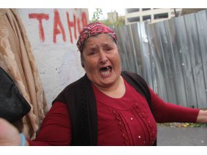 Yağmurda Evsiz Kalan Kadın Gözyaşlarına Boğuldu