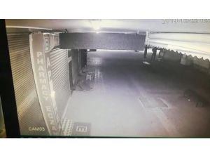 Kuyumcu dükkanına çatıdan girmek isteyen hırsız suçüstü yakalandı