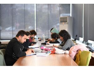 Konyaaltı Belediyesi Gençlik Lokaline yoğun ilgi