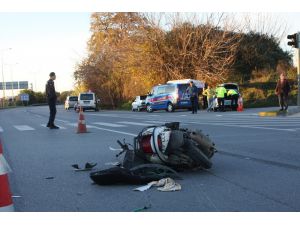 Kasksız motosiklet sürücüsünün kırmızı ışık ihlali ölümle sonuçlandı