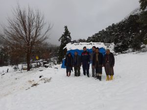 Yaylada 120 hayvan ile mahsur kaldılar