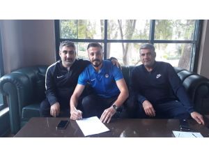 Payasspor 4 Futbolcuyu Renklerine Bağladı