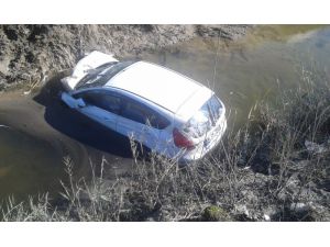 Kaş’ta otomobil kanala uçtu: 1 yaralı