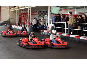 Görme engelliler go-kart yaptı