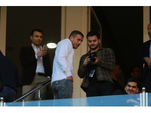 Podolski, Resmen Antalyaspor’da
