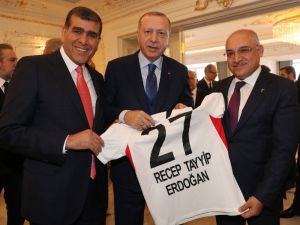 Cumhurbaşkanı Erdoğan’a 27 Numaralı Gaziantep Fk Forması