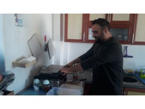 Okey takozuyla camı kırdı, 5 bin TL’yi alıp yere yağ döktükten sonra kaçtı