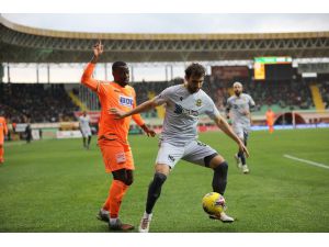 Süper Lig: Alanyaspor: 1 - Yeni Malatyaspor: 0 (İlk Yarı)