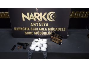 Eve uyuşturucu baskınına bir gözaltı
