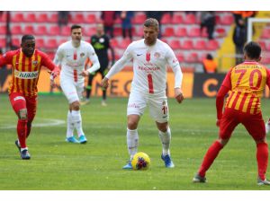 Antalyaspor’da Podolski Göz Doldurdu