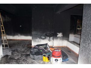 Yangında asma katta yatan genç ölümden döndü