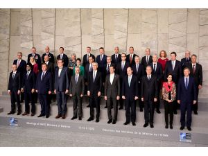 Bakan Akar, Oturum Sonrası Nato Aile Fotoğrafına Katıldı