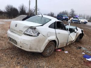 Konya’da Otomobil Direğe Çarptı: 4 Yaralı