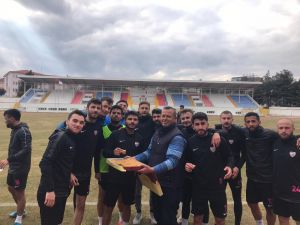 Isparta 32 Sporlu Futbolculara Esnaf Morali