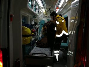 16 göçmeni taşıyan bot batmaktan son anda kurtuldu