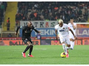 Süper Lig: Alanyaspor: 1 - Beşiktaş: 2 (Maç Sonucu)