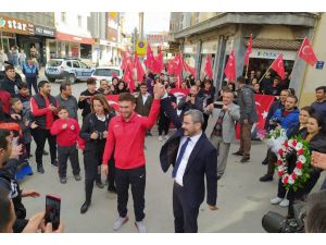 Avrupa Şampiyonu Süleyman Karadeniz Coşkuyla Karşılandı