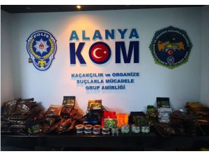 Alanya’da kafeye kaçak nargile tütünü operasyonu