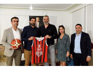 Muratpaşa Basketbol Takımı Erdem Türetken’le Anlaştı