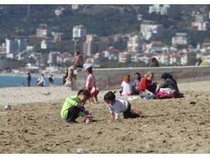 Antalya’ya yaz erken geldi