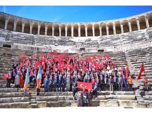 Aspendos Tiyatrosunda Atatürk coşkusu