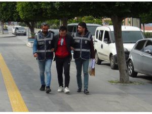 Daha önce hırsızlık yaptığı eve özür dileme bahanesiyle gelen şüpheli yakalandı