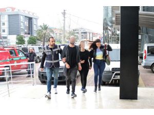 Alanya’da otel baskınında yakalanan uyuşturucu tacirleri adliyede