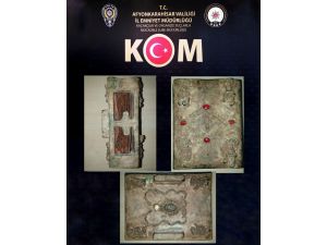 Tarihi Eser Niteliği Taşıyan Kitabı Satmak İsterken Yakalandılar