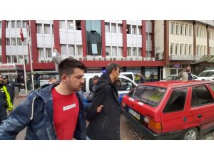 Boşanma Aşamasındaki Eşini Çalıştığı Hastanede Vurarak Öldürdü