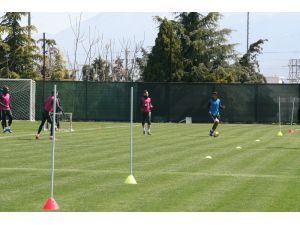 Futbolcular Maçlara Çıkmak İstemiyor