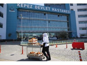 Başkan Böcek’ten sağlık çalışanlarına vitamin desteği