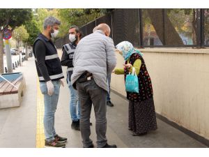 65 yaş üstü ve kronik rahatsızlığı olan bazı vatandaşlar ’Sokağa Çıkma Yasağı’nı hiçe sayıyor