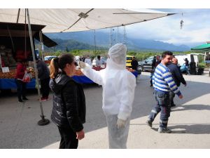 Kemer’de halkın ateşi  ölçülüyor