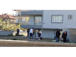 Tartıştığı Ağabeyi Ve Kardeşinin Üstüne Kurşun Yağdırdı