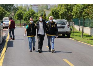 Bankanın Camını Kırarak İçeri Giren Zanlının İfadesi Şok Etti