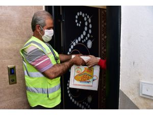 Kepez bir günde 218 bin maske dağıttı, ihtiyaç sahiplerinin yardımına koştu