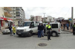 Antalya’da trafik kazası: 2 yaralı