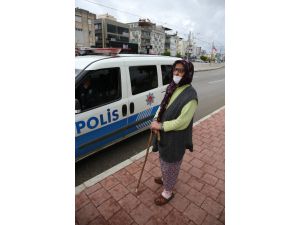 Kısıtlamayı ihlal eden yaşlı kadın: “Yakınlarım beni evimden attılar”