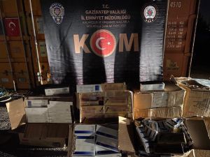 Gişelerde Durdurulan Tırda 8 Bin Paket Kaçak Sigara Ele Geçirildi