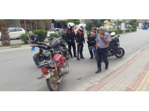 Alanya’da 2 şüphelinin bırakıp kaçtığı motosiklet çalıntı çıktı