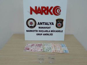 Ceplerinden uyuşturucu çıkan şahıslar uyuşturucu satıcılarını yakalattı