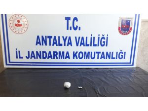 Antalya’da şüpheli araçtan uyuşturucu çıktı